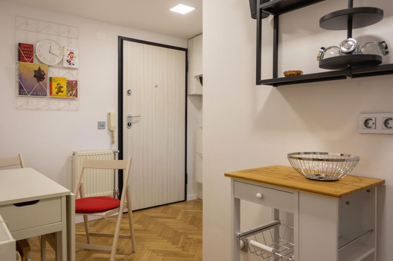 Ferienwohnung Modern Studio Near British Square Zagreb Exterior foto