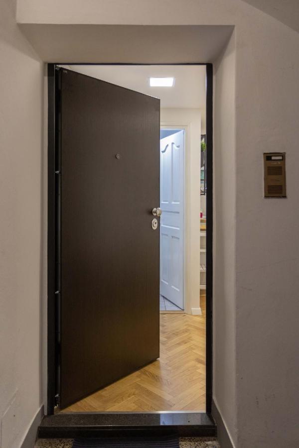 Ferienwohnung Modern Studio Near British Square Zagreb Exterior foto